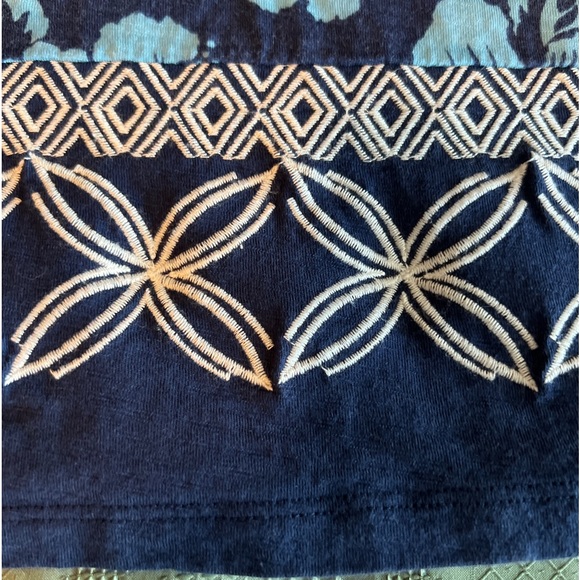 Tommy Bahama large navy blue floral embroidered blouse - Picture 6 of 6